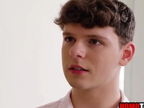 他完全不知道继兄对他有想法 chinese paws gay porn