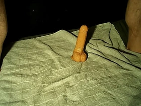 旧假阳具，新鲜精液 gay porn chinese teacher