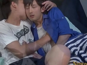 亚洲嫩妹撸鸡巴 korean chubby gay porn