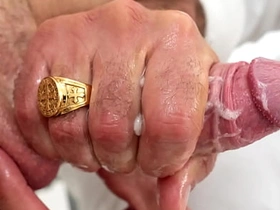 老石匠费利克斯·坎普在所谓面试中把学徒迪伦·泰德斯搞到勃起！这帮石匠真他妈乱！ gay sex videos asian viral