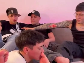 巴西佬与阿根廷人的淫乱趴 - FREE hot uncle gay porn