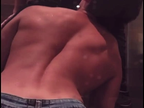 酒吧聊完女人后，我和直男兄弟在浴室搞上了 cute chinese teen blithe porn