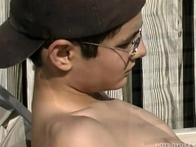 拉丁骚年米基·迪亚兹撸大屌 gay men hot asian sex videos