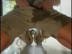 素人男孩厨房尿失禁地板湿透 gay asian boy sex videos