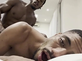 大鸡巴干得我欲仙欲死 myanmar gay porn videos