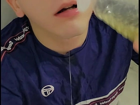 18岁男孩玩自己的鸡巴 japan gay porn actor maisako