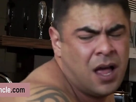 超性感猛男瑞奇遇到暗恋对象，现在该干点刺激的了 asian gay sex videos thisvid