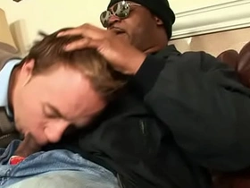 黑肌猛男撕開白嫩男孩肛門狂操 japanese cheerful force porn