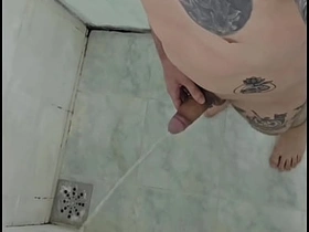 我在浴室尿尿 sex videos asian twitter gay