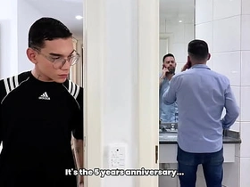 小骚货来帮忙 asian big cock gay porn