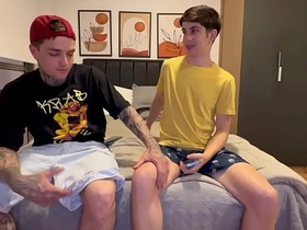 干了个来探望我的老友 gay asian porn video