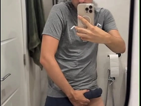 双性恋小伙炫耀大鸡巴并射出一大坨 japanese korean blithe porn