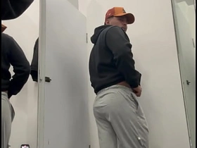 试衣间里发骚了 diamond dick chinese gay porn