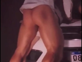 在邻居家门外野战巡航 japanese gay porn fat dick