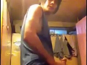 亚裔打飞机 hot well-pleased asian massage porn