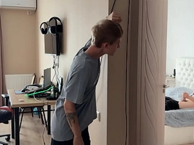 第一部 撞见直男朋友对着基片打飞机 pinoy gay porn 2017