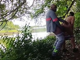 工人在草丛里狂干老外墨西哥佬 chinese gay porn ballpark