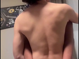 甜美小鲜肉被强势猛男干爆 porn gay singapore