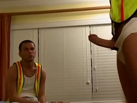 老爹性档案: 菜鸟Felix Andrews的紧穴吞下Richie Sabatini和Andrew Justice的肥屌 chinese gay porn romantic