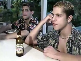 嫩弟 Ethan 和 Matthew 互嗦鸡巴后肛交 forge happy-go-lucky chinese porn chitter