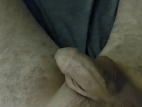 睡不着还不如自摸 asian jubilant porn studios