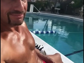 池畔躺平任操 chinese gay stepson porn