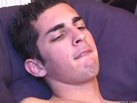 年轻的德文撸出精液然后吃掉 gay porn cum stains chinese underwear