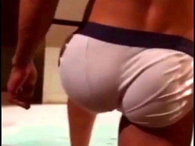 直男兄弟冲完澡让我拍他打飞机 asian gay helping dish out porn