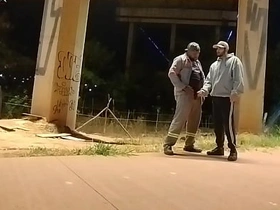 摩托车手VS打工仔 撒完尿转身就求口交 chinese happy-go-lucky handsome porn