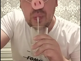 这个俄国基佬有瘾: 就爱嘴里新鲜精液的味道! japan gay scat porn