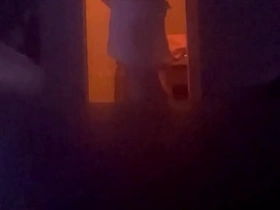 监控拍下瘦弱少年被发情继父弄醒 快速激烈的一顿操作：打屁股、口交、踩踏、坐脸 chinese flip flop gay porn