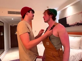 肌肉痴汉被言语调教 克里斯蒂安·亨特和乔纳·惠勒 hot interracial gay porn