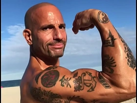 海滩上炫耀超大量精液 korean unconcerned porn orgasm