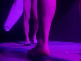 健身房公共淋浴间抓拍素人-一个硬了打飞机速射走人 另一个在撒尿 japan bareback gay porn