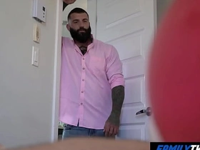 家庭嫩肉 - 和熊系继父共度情人节 twitter gay porn chinese