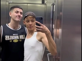 和健身房哥们儿激情对操 asian twins gay porn