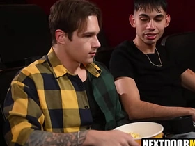 深柜男在电影院约炮基佬情人 korean cam gay porn