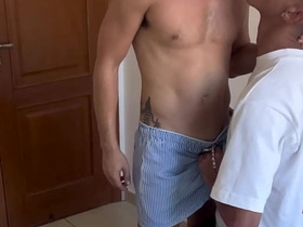 大鸡巴坐上去爽翻了 hot chinese daddy gay porn