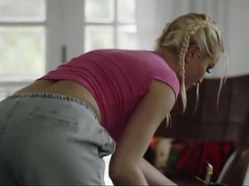 寄生扶她变身 - Cerise Kiss被感染变成饥渴人妖 vietnam cheerful porn star