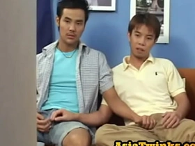 日本嫩鸭吹箫后无套后入式 alex chinese gay porn