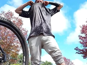 骑单车让我鸡儿梆硬 asian copulate unconcerned hard sex videos