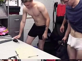 变态黑警Donovan Cox深喉猛操精壮少年Nico Nova - 少年犯系列 free gay porn asian